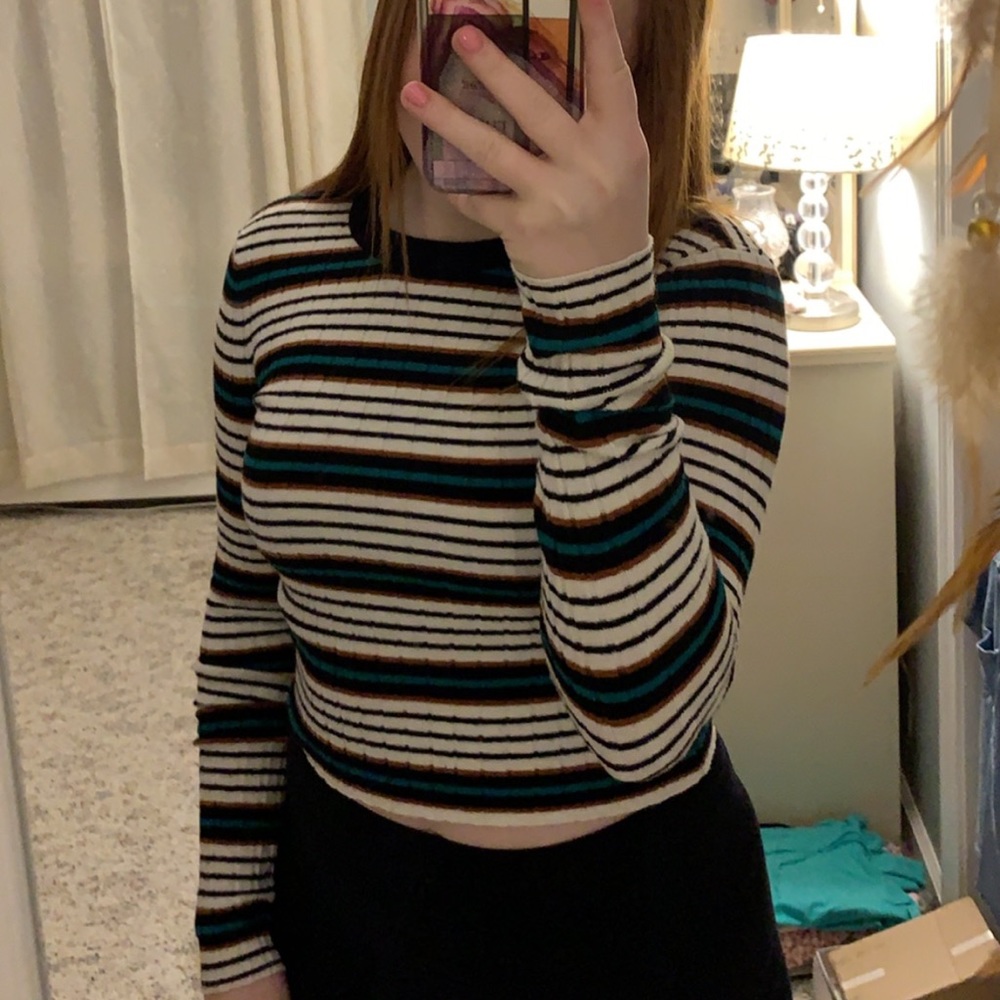 cropped fitted sweater